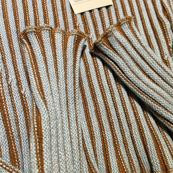 NWT Forever 21 Striped Ribbed Long Sleeve Crop Sweater Blue/Brown Small - Picture 3 of 4